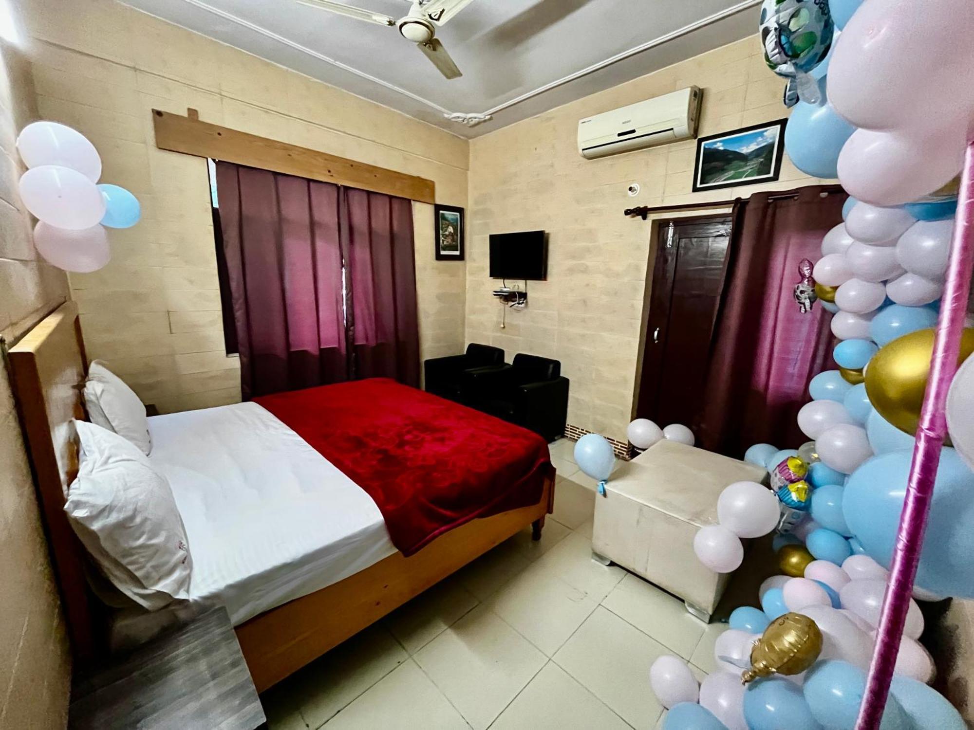 Hotel Raj Golden & Restaurant Pālampur Exterior foto